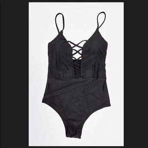 Black lace up swimsuit 🌟